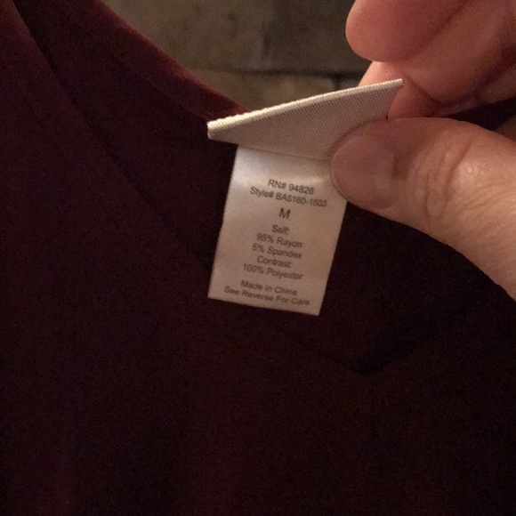 👋Burgundy Cold Shoulder Blouse size M - Picture 7 of 7